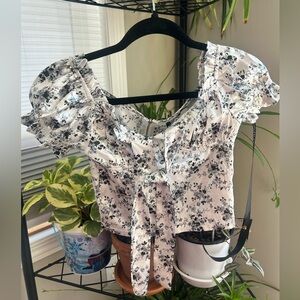 PrettyLittleThing Black and White Floral Blouse, New!! Size 4